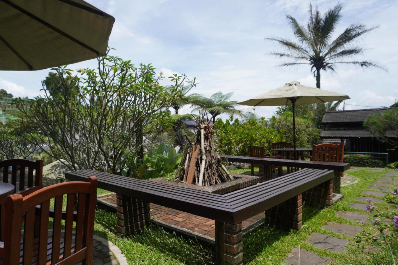 Rumah Stroberi Organic Farm & Family Lodge เล็มบัง ภายนอก รูปภาพ