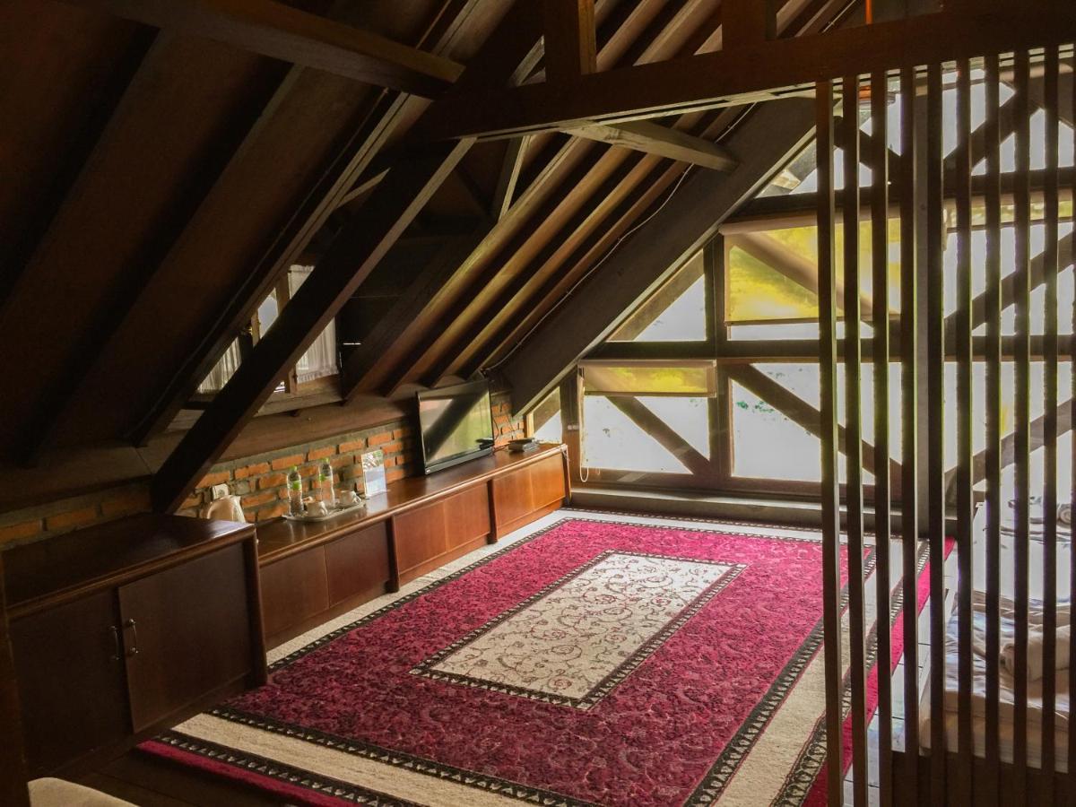 Rumah Stroberi Organic Farm & Family Lodge เล็มบัง ภายนอก รูปภาพ