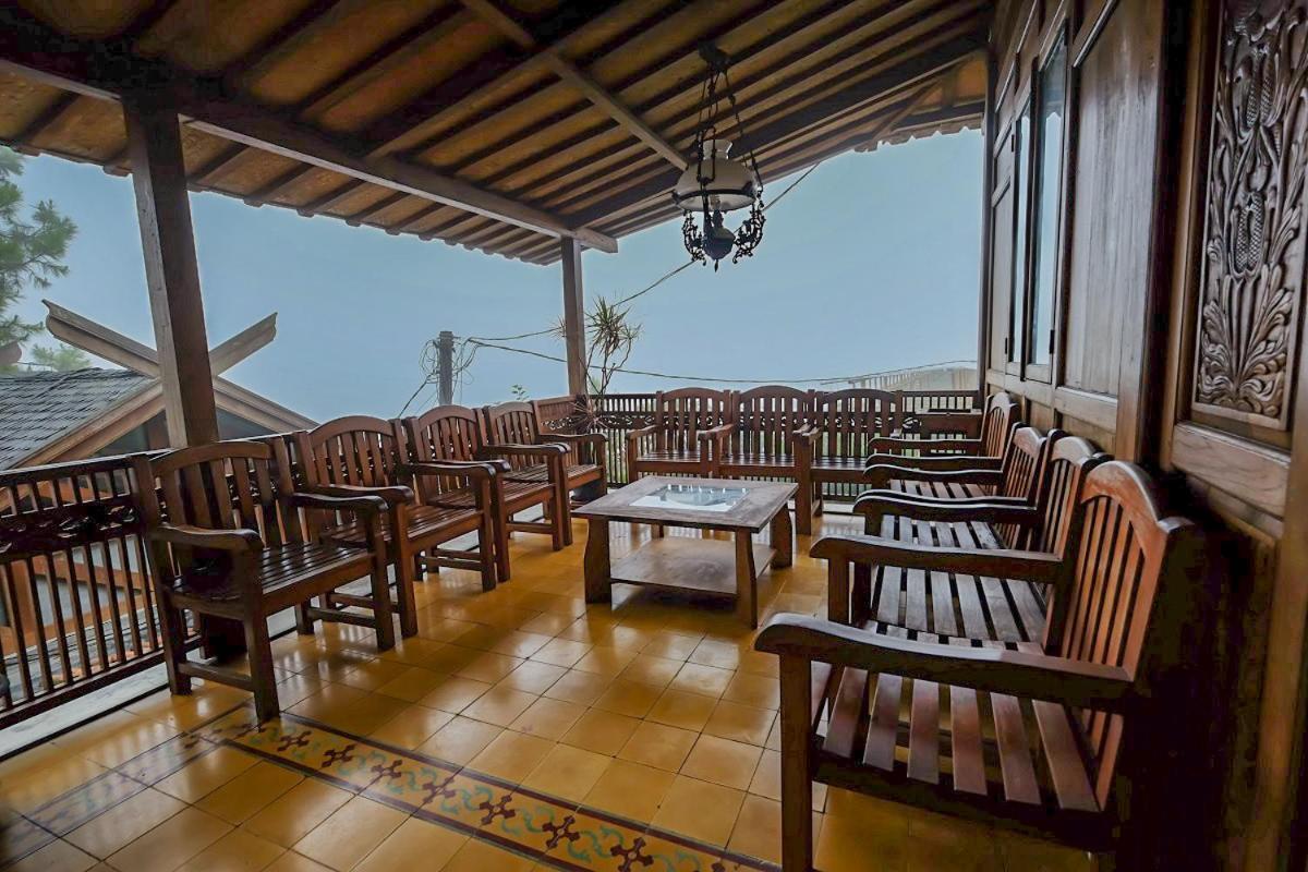 Rumah Stroberi Organic Farm & Family Lodge เล็มบัง ภายนอก รูปภาพ