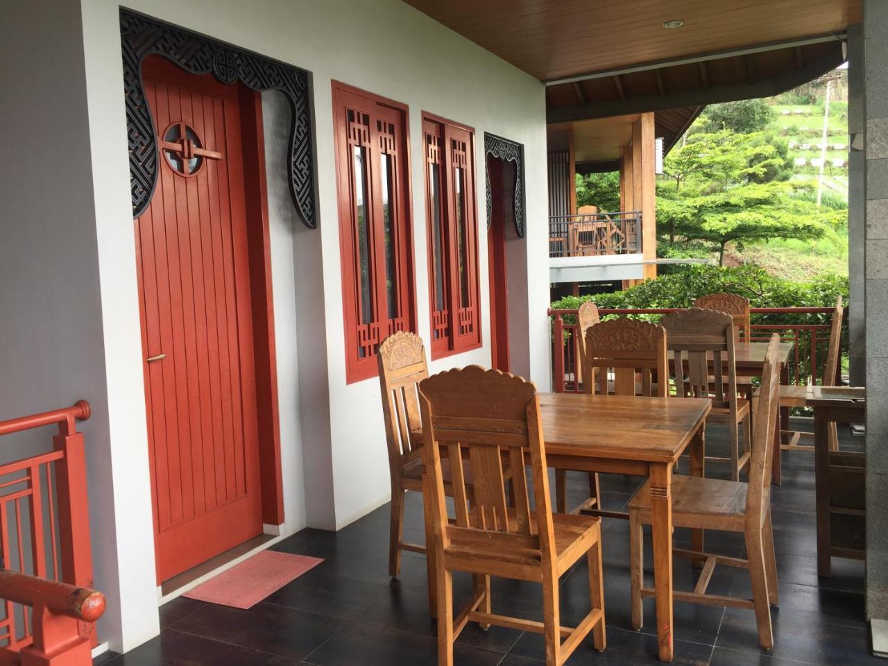 Rumah Stroberi Organic Farm & Family Lodge เล็มบัง ภายนอก รูปภาพ