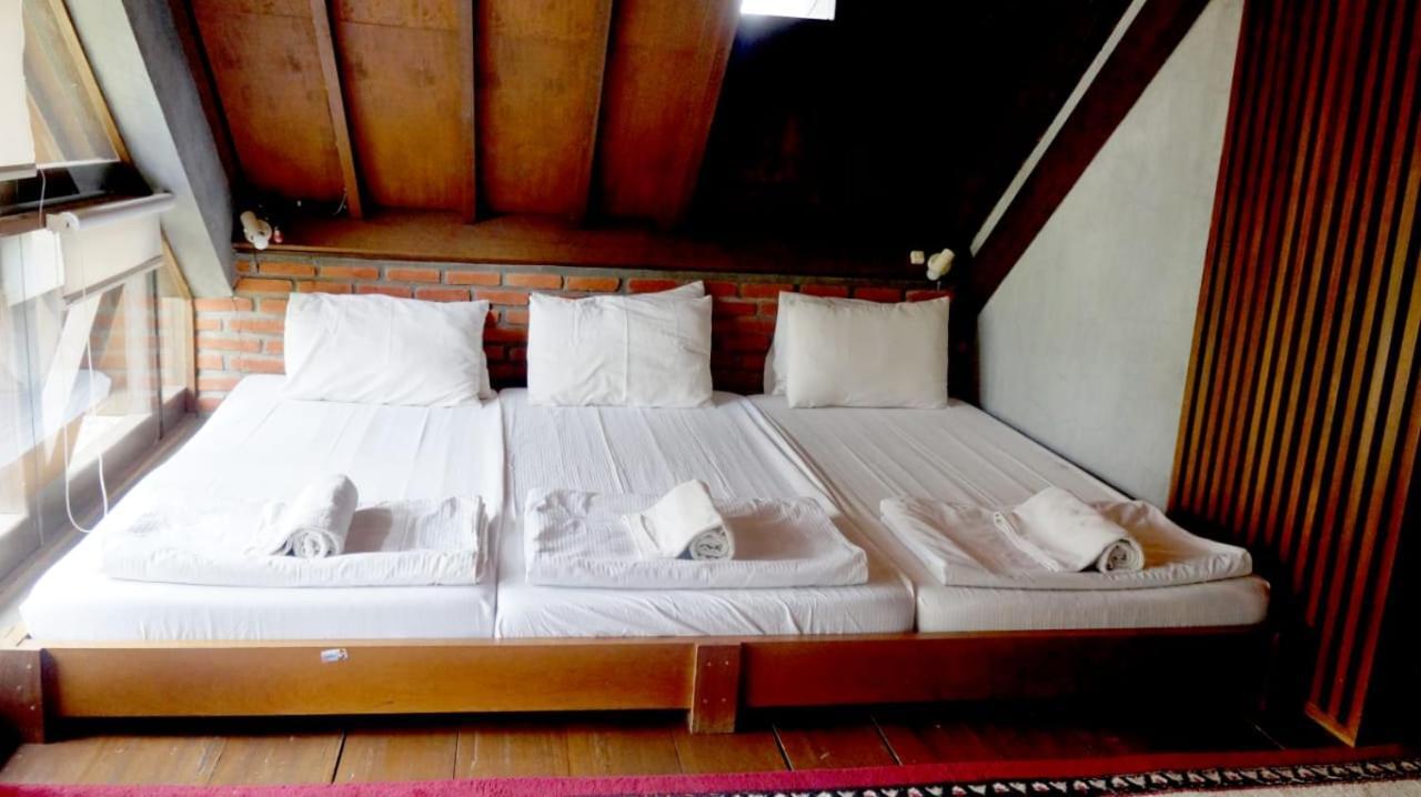 Rumah Stroberi Organic Farm & Family Lodge เล็มบัง ภายนอก รูปภาพ